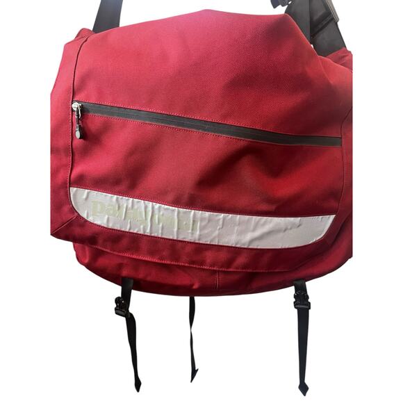 PATAGONIA EXTRA LARGE CRITICAL MASS MESSENGER BAG STYLE# 48278 BURGUNDY BLACK - Picture 2 of 16